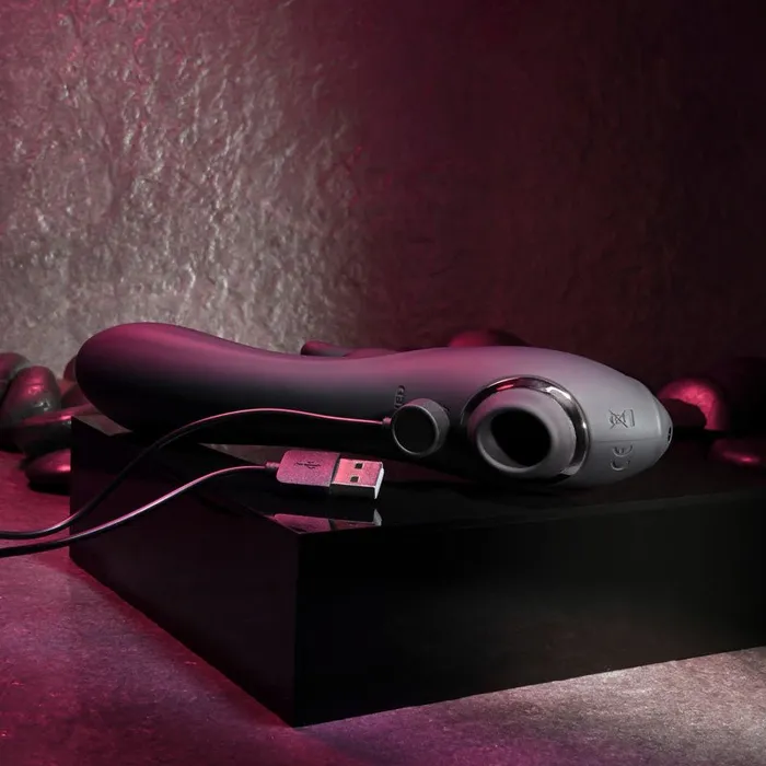 Evolved RABBIT HOLE Black 212 cm USB Rechargeable Rabbit Vibrator Evolved Vibrators Evolved RABBIT HOLE Black 212 cm USB Rechargeable Rabbit Vibrator Evolved Vibrators